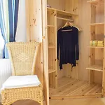 罗浮尔酒店 *